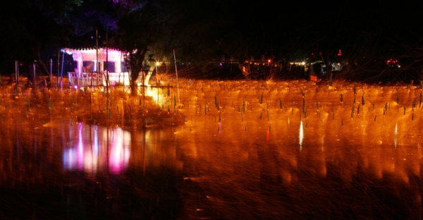 함안의 고유한 전통 불꽃놀이 ‘제29회 함안낙화놀이’가 지난 8일 무진정 일원에서 열렸다. /함안군