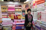 김영희 사장은 고객에게 정직한 상품과 저렴한 가격으로 고객을 맞이 하겠다고 말했다.