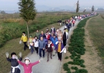 밀양시 하남읍체육회는 지난 28일 오전 낙동강변 둔치에서 ‘구절초와 함께하는 아름다운 명품십리길 걷기 대회’를 개최했다.